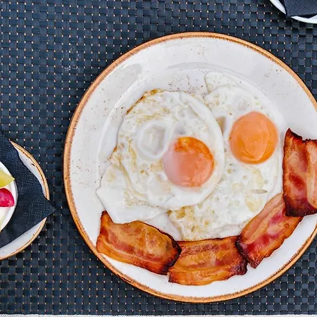 The Valentia Cabillers فندق 4*